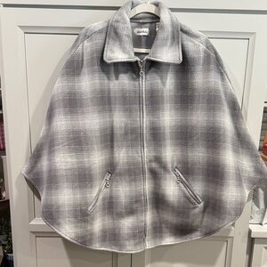 Le Moda Cape NWOT Fleece Grey High Collar Zipper Wrap One Size